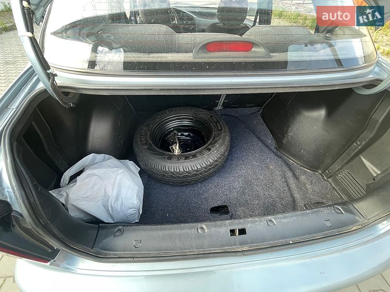 Седан Daewoo Lanos 2011 в Луцьку