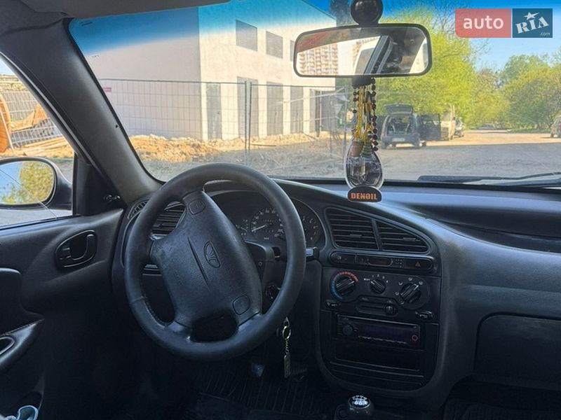 Седан Daewoo Lanos 2004 в Львове