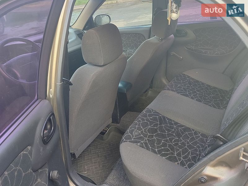 Седан Daewoo Lanos 2003 в Києві