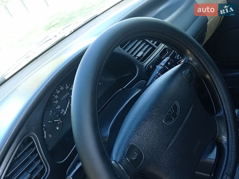 Седан Daewoo Lanos 2005 в Острозі