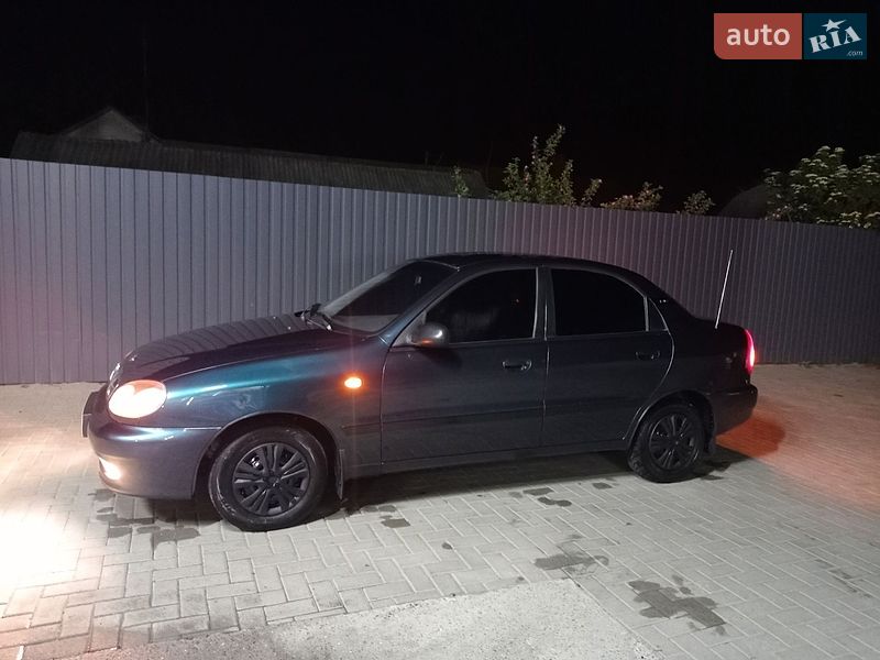 Седан Daewoo Lanos 2005 в Острозі
