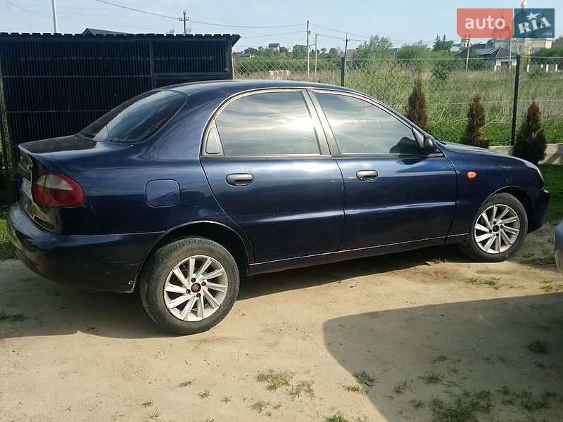 Седан Daewoo Lanos 2006 в Новояворівську