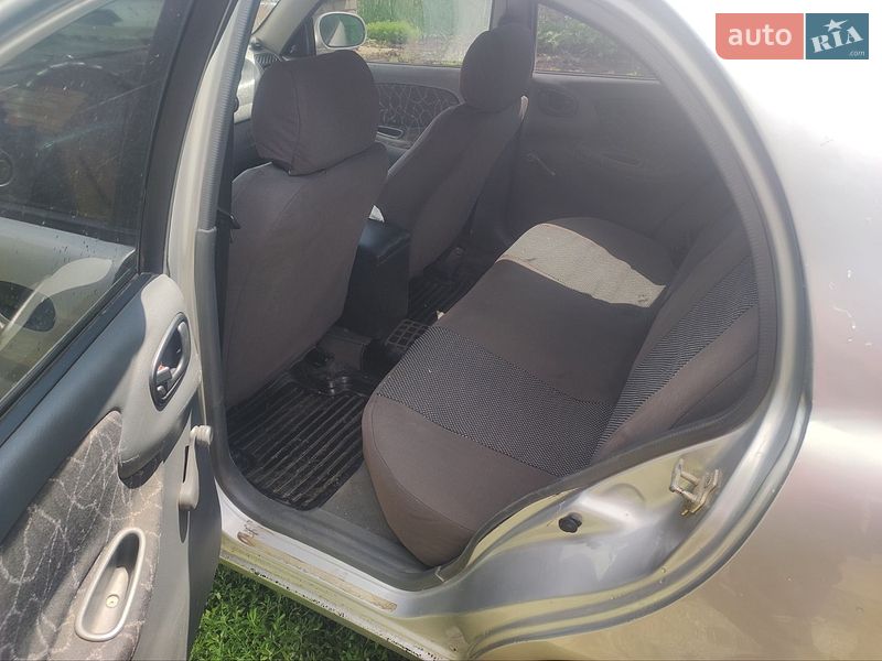 Седан Daewoo Lanos 2003 в Долинській