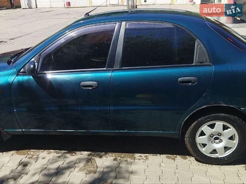 Седан Daewoo Lanos 2004 в Старокостянтинові