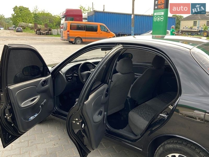 Седан Daewoo Lanos 2011 в Черновцах