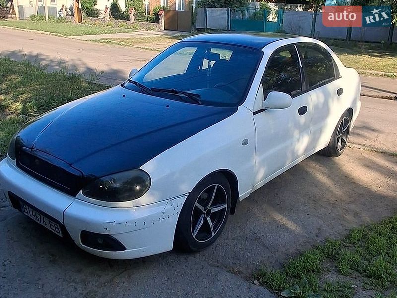 Седан Daewoo Lanos 1998 в Диканьці