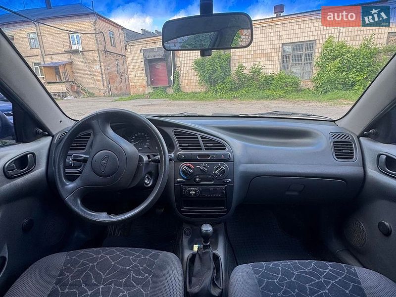 Седан Daewoo Lanos 2003 в Полтаві