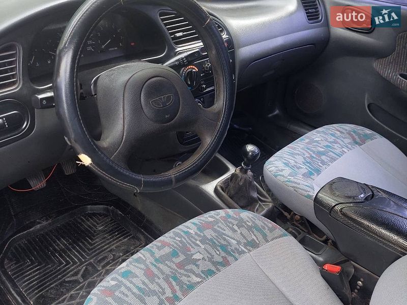 Седан Daewoo Lanos 1998 в Кременчуці