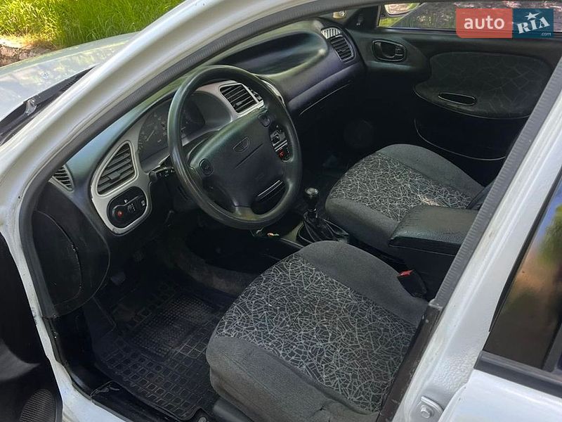 Седан Daewoo Lanos 2003 в Зміїві