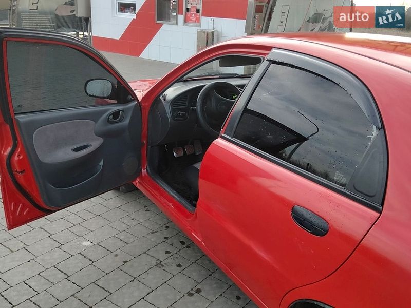Седан Daewoo Lanos 1999 в Ужгороде