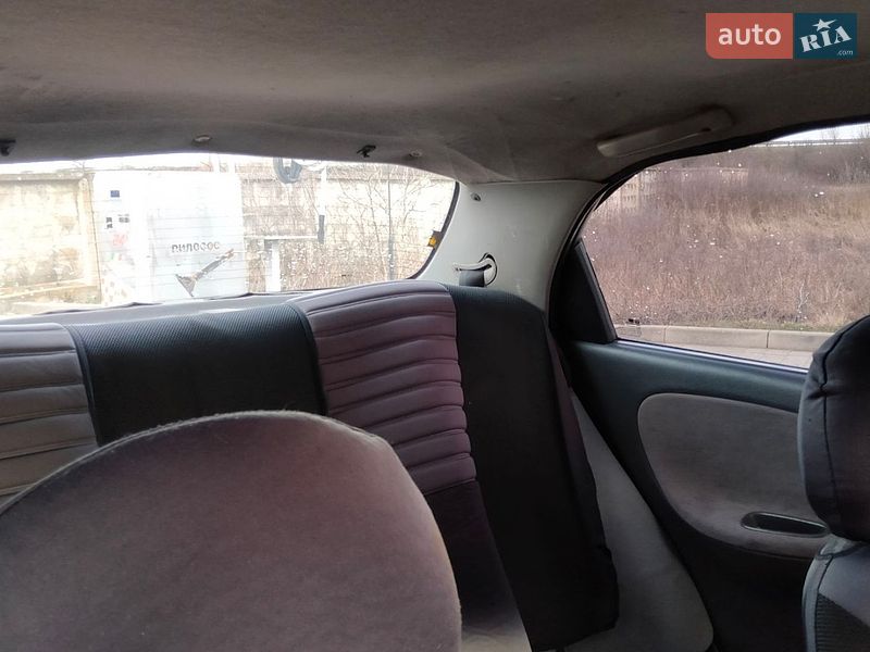 Седан Daewoo Lanos 1999 в Ужгороде