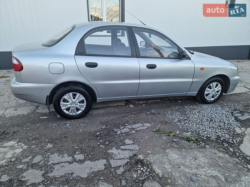Седан Daewoo Lanos 2008 в Хороле