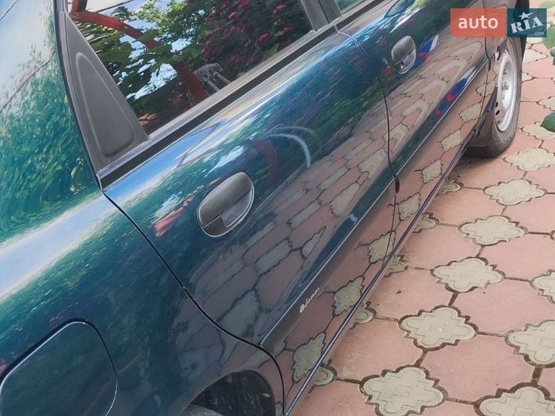 Седан Daewoo Lanos 2002 в Рени