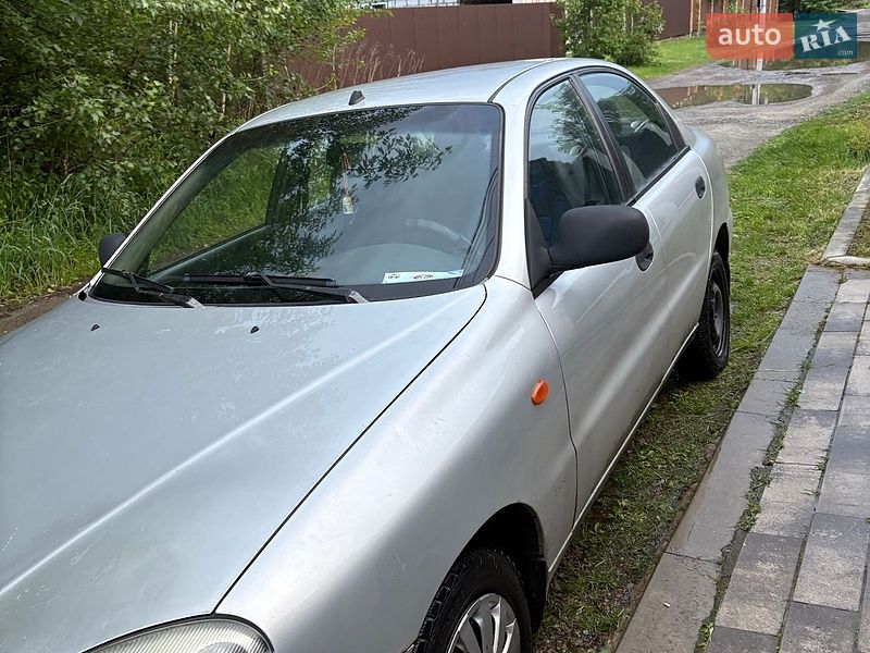 Седан Daewoo Lanos 2004 в Киеве