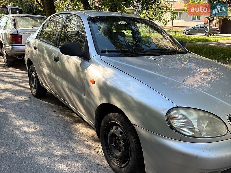 Седан Daewoo Lanos 2004 в Киеве
