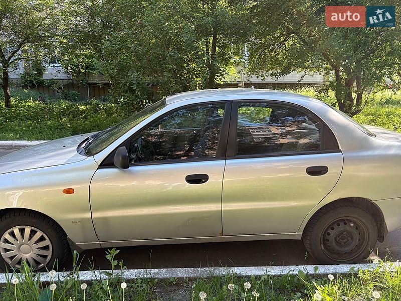 Седан Daewoo Lanos 2004 в Киеве