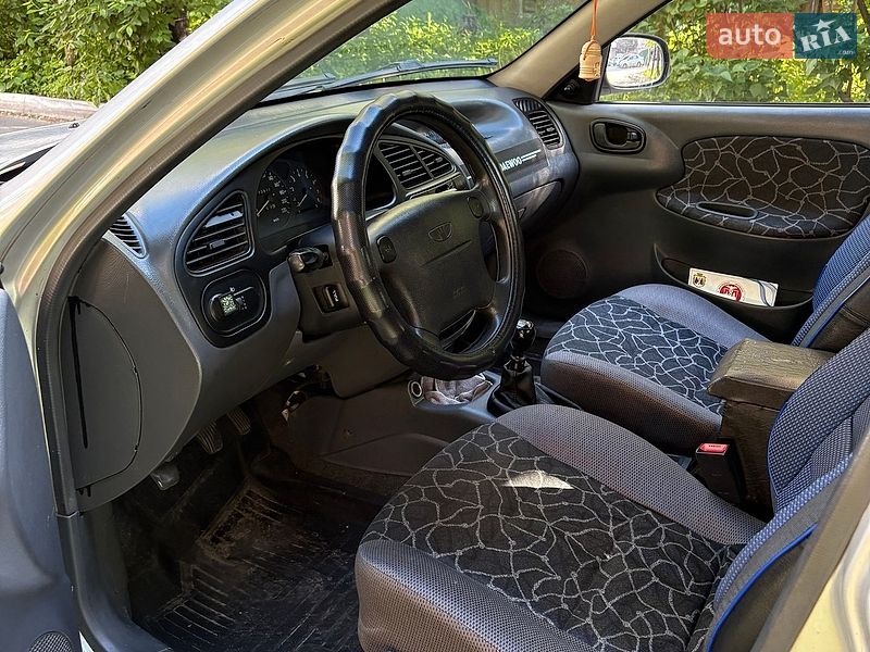 Седан Daewoo Lanos 2004 в Киеве