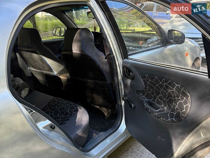 Седан Daewoo Lanos 2004 в Киеве