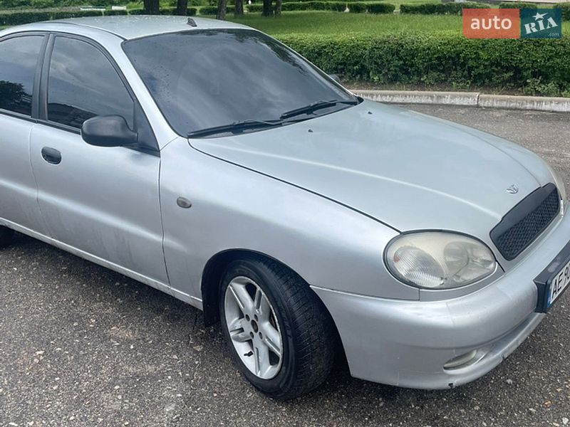 Седан Daewoo Lanos 2004 в Лозовій