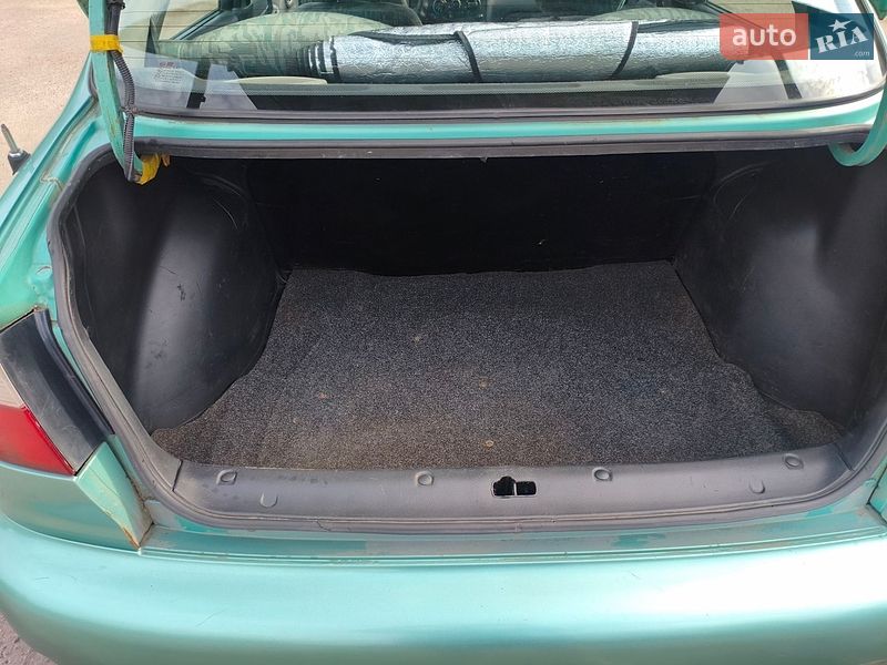 Седан Daewoo Lanos 1998 в Запорожье