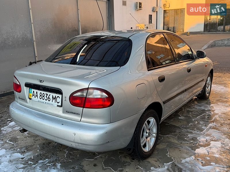 Седан Daewoo Lanos 2002 в Киеве