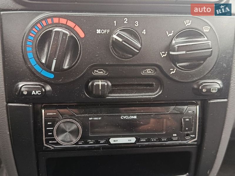 Седан Daewoo Lanos 2004 в Вольнянске