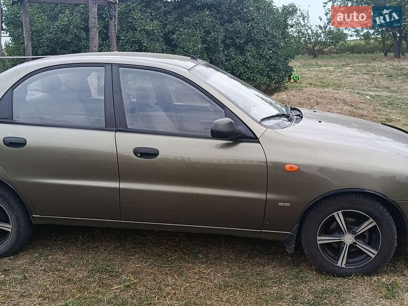 Седан Daewoo Lanos 2004 в Вольнянске