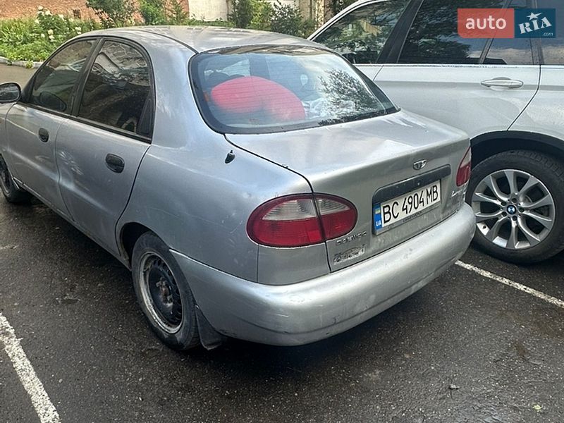 Седан Daewoo Lanos 1998 в Новому Розділі