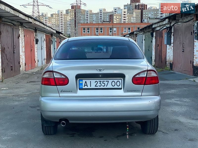 Седан Daewoo Lanos 2004 в Киеве