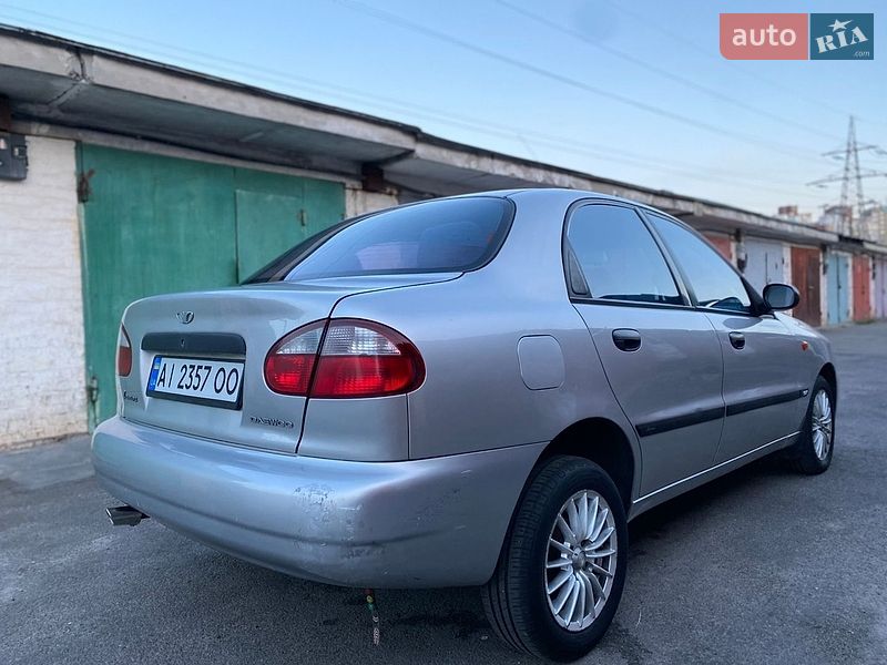 Седан Daewoo Lanos 2004 в Киеве