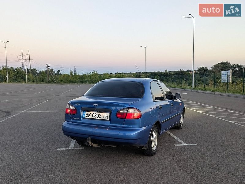 Седан Daewoo Lanos 2008 в Рівному