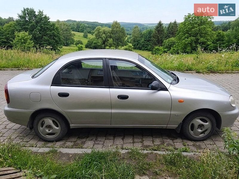 Седан Daewoo Lanos 2004 в Львове
