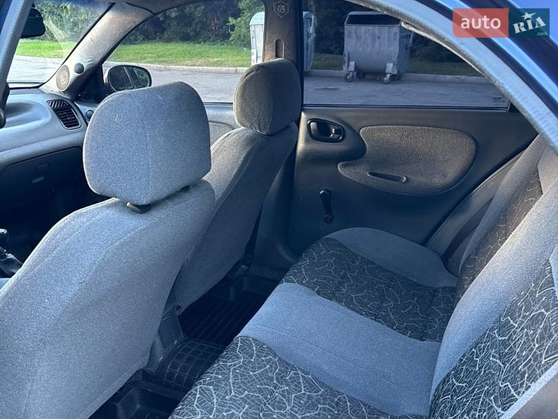 Седан Daewoo Lanos 2005 в Полтаве