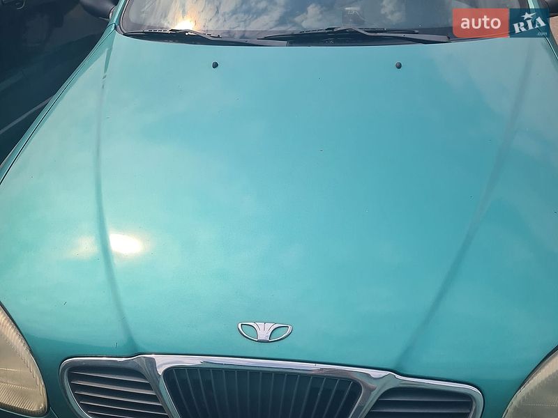 Седан Daewoo Lanos 1998 в Львові