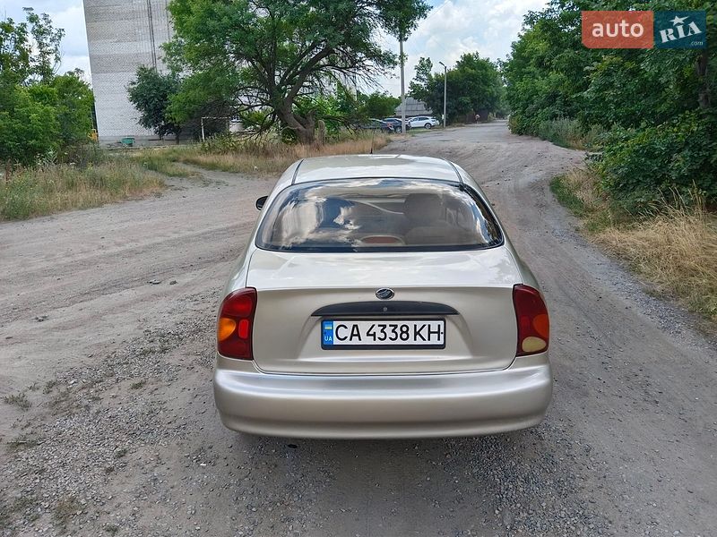 Седан Daewoo Lanos 2011 в Первомайську