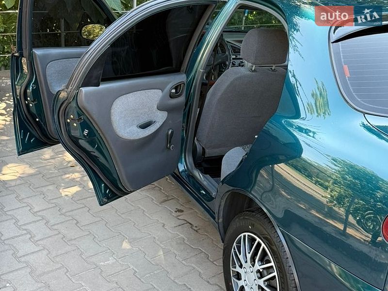 Седан Daewoo Lanos 2005 в Кривом Роге