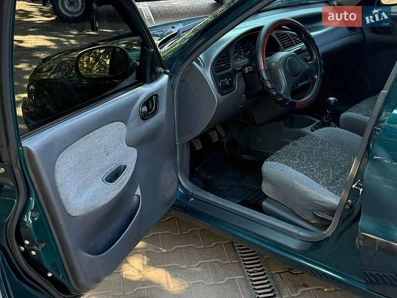 Седан Daewoo Lanos 2005 в Кривом Роге