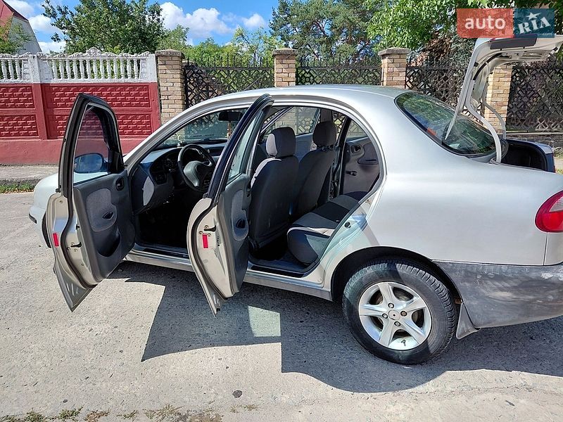 Седан Daewoo Lanos 2005 в Вараші