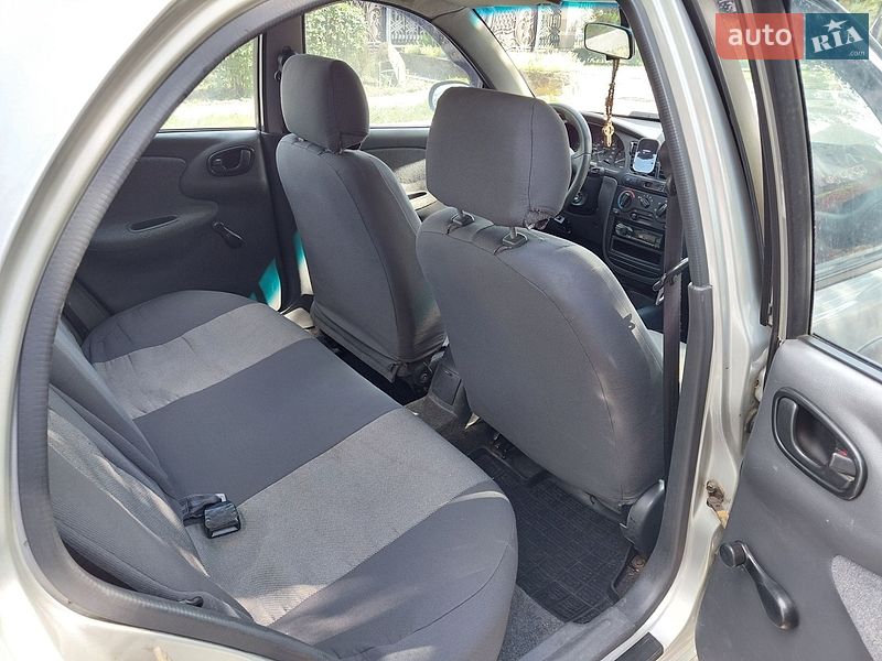 Седан Daewoo Lanos 2005 в Вараші