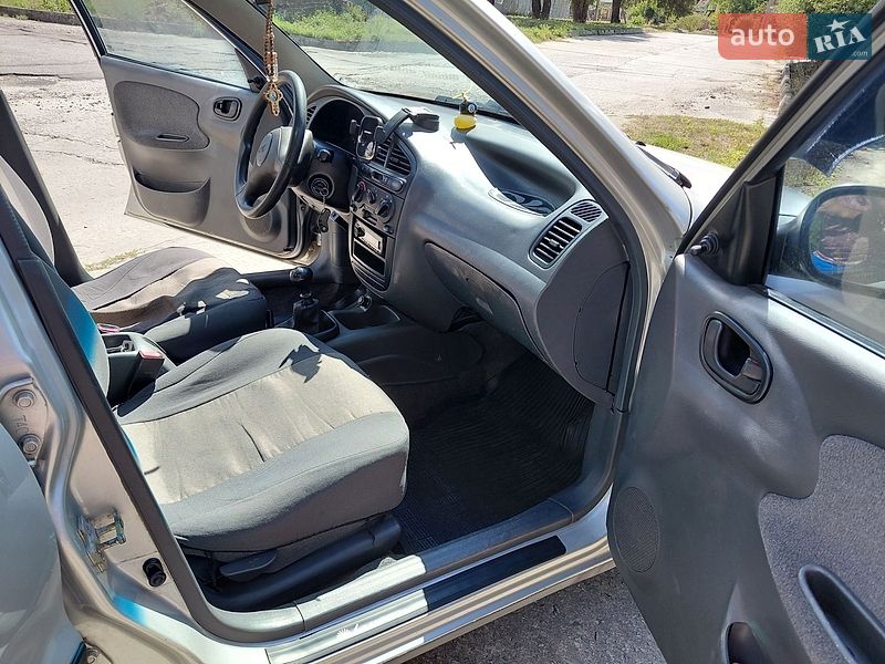 Седан Daewoo Lanos 2005 в Вараші