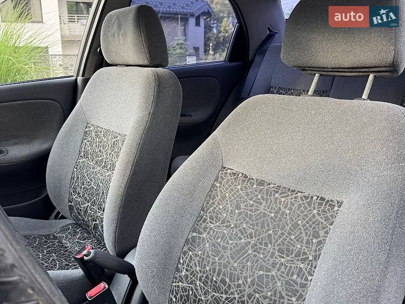 Седан Daewoo Lanos 2005 в Львові