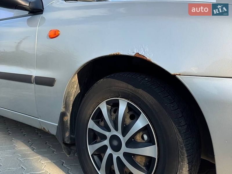 Седан Daewoo Lanos 2005 в Львові