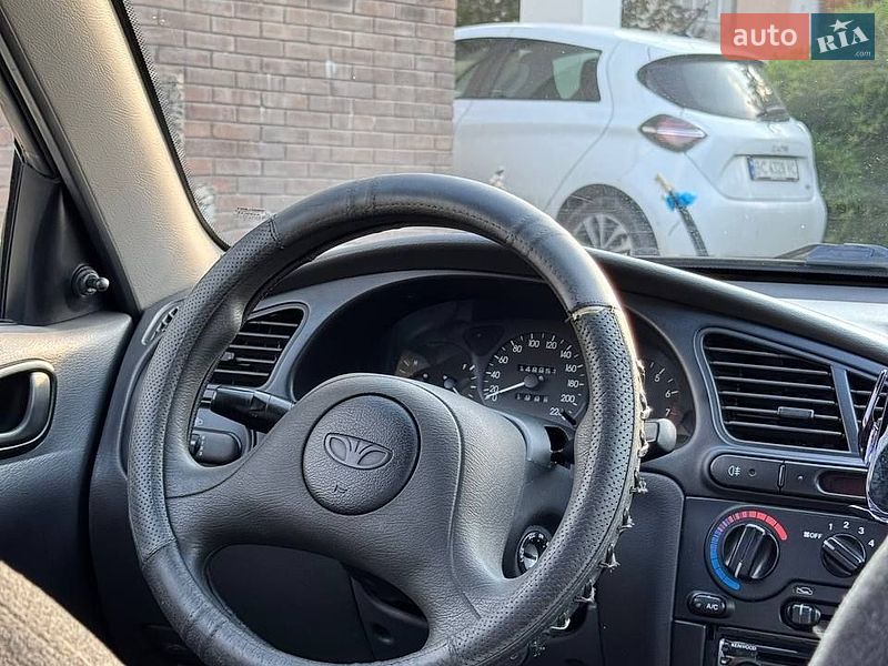 Седан Daewoo Lanos 2005 в Львові