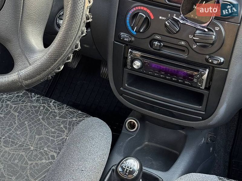 Седан Daewoo Lanos 2005 в Львові