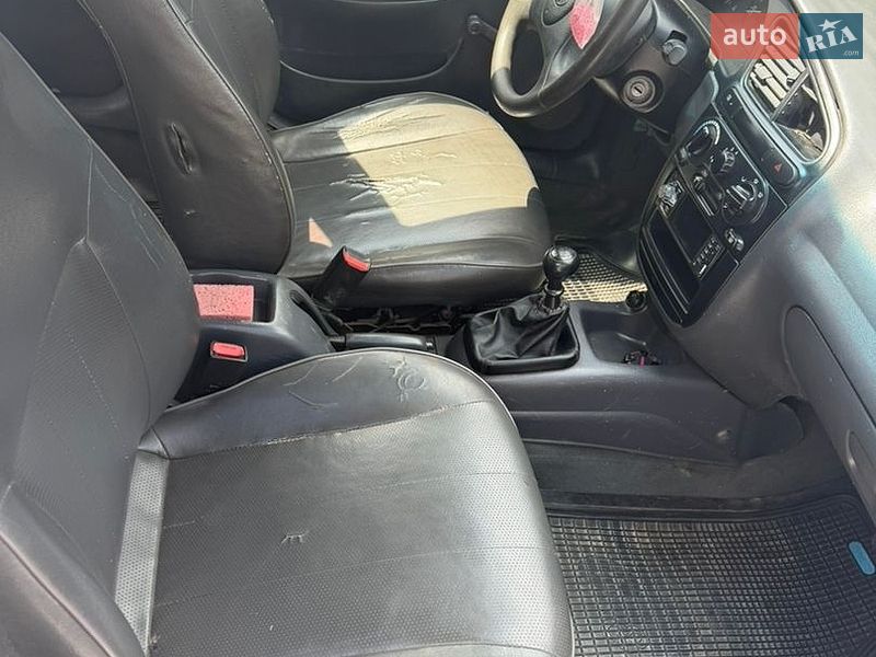 Хэтчбек Daewoo Lanos 1998 в Днепре