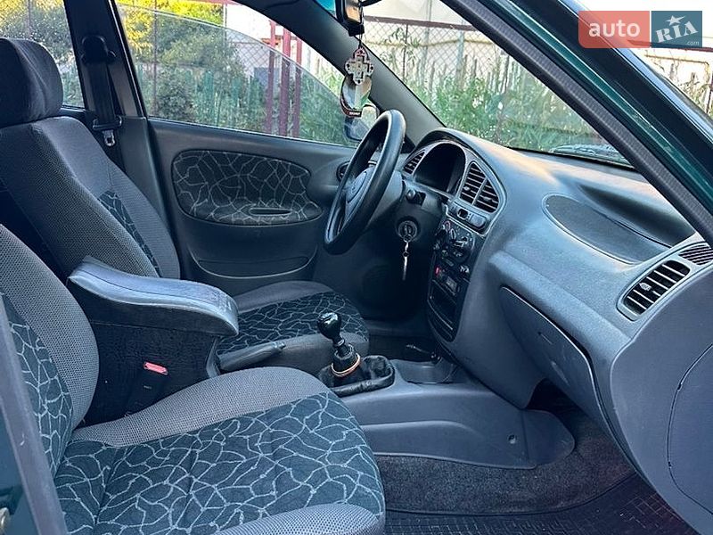 Седан Daewoo Lanos 2004 в Хмельницком