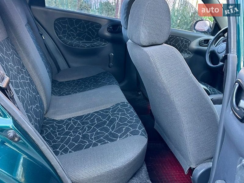 Седан Daewoo Lanos 2004 в Хмельницком