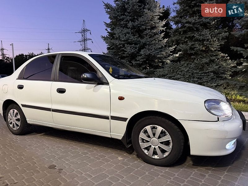 Седан Daewoo Lanos 2004 в Дніпрі
