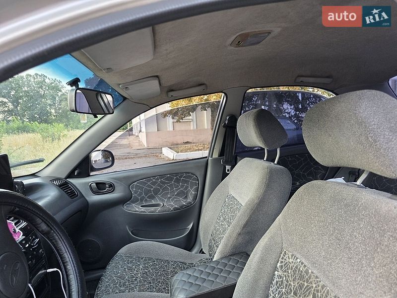 Седан Daewoo Lanos 2003 в Ватутино фото 12 Седан Daewoo Lanos 2003 в Ватутино