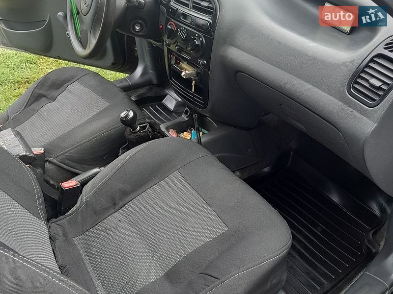 Седан Daewoo Lanos 2008 в Рівному
